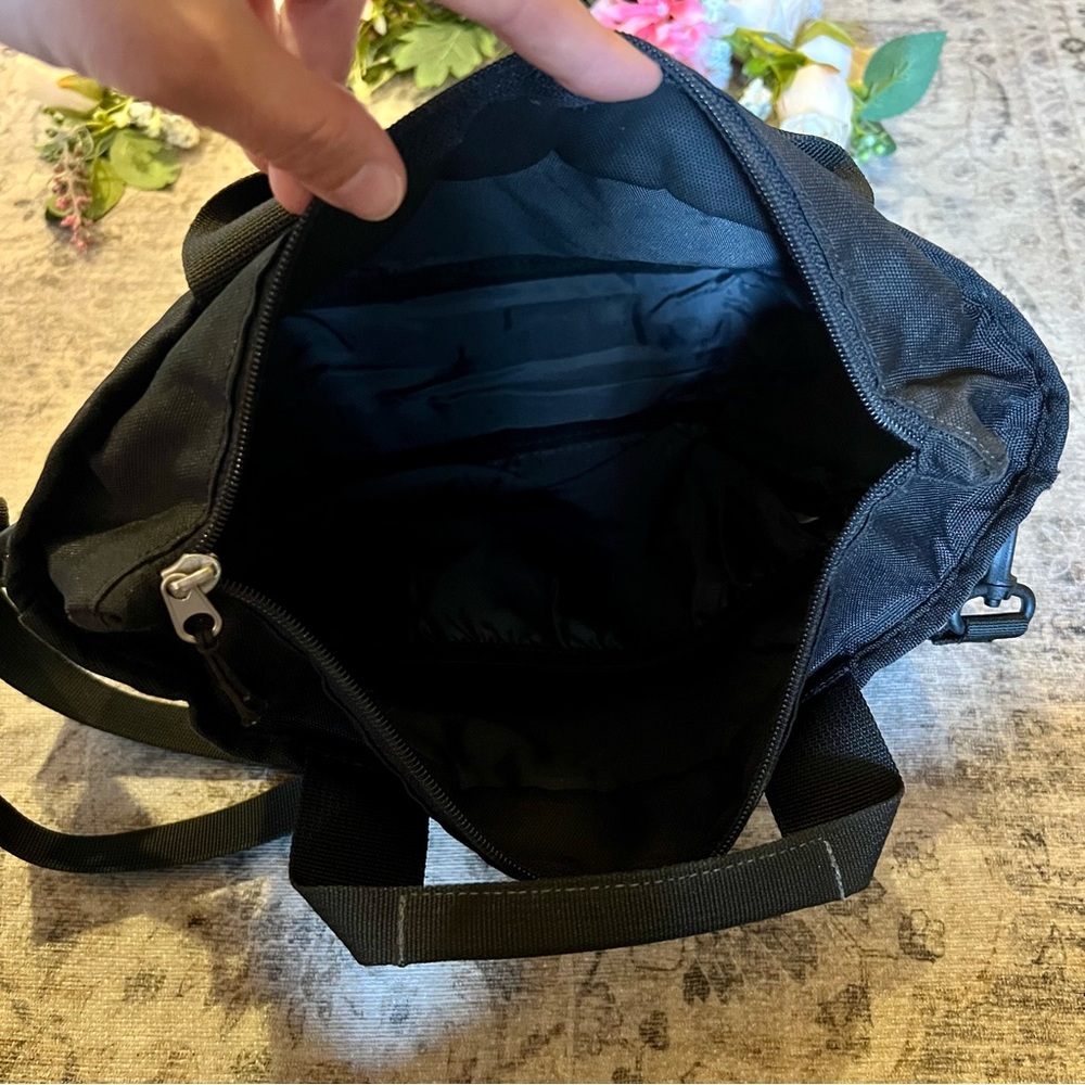 Eddie Bauer Sturdy Ripstop Crossbody Handbag Black - Picture 14 of 16